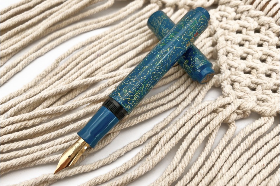 AP Limited Edition Urushi Lacquer Art Blue Bliss Fountain Pen