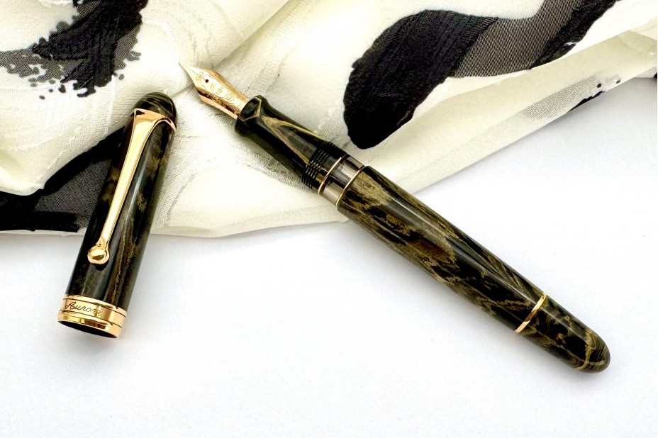 Aurora Limited Edition 88 Ebonite Gialla Fountain Pen