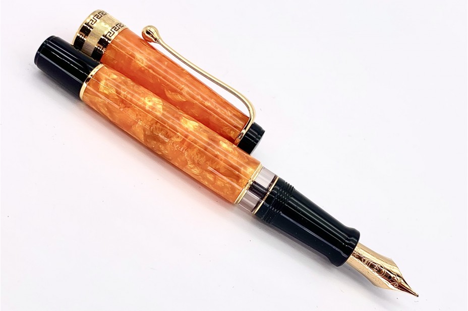 Aurora Optima Auroloide Arancio(Orange) with Gold Trimming Fountain Pen