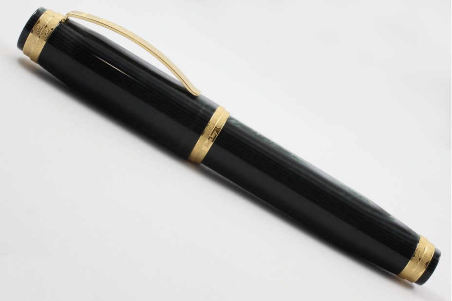 Bexley Limited Edition Golden Age Waves Arco Verde Fountain Pen