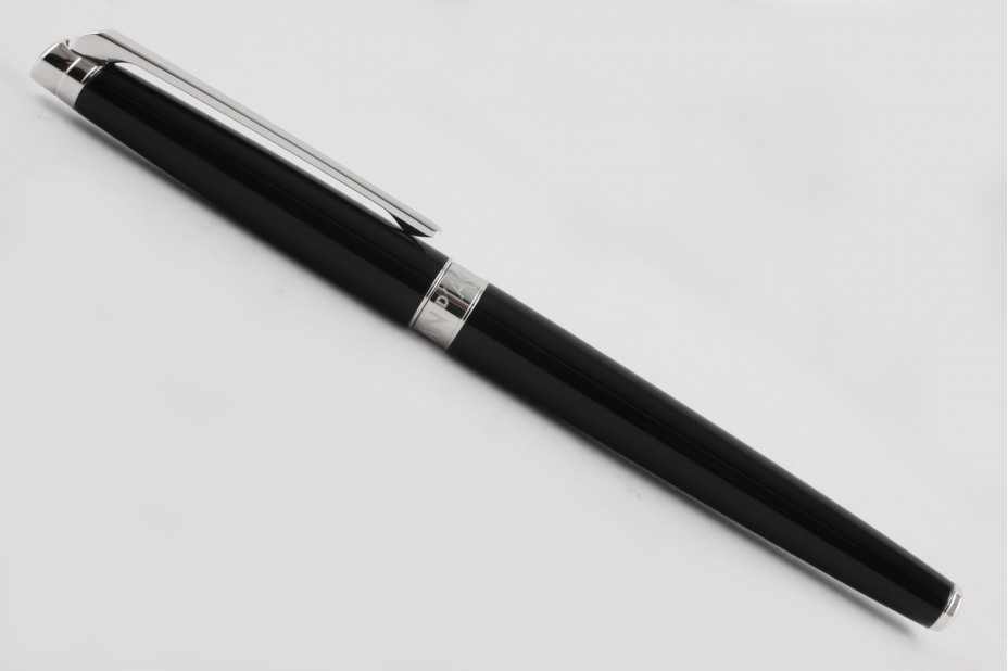 Caran D`Ache Leman Slim Black Ebony with Rhodium Trim Fountain Pen