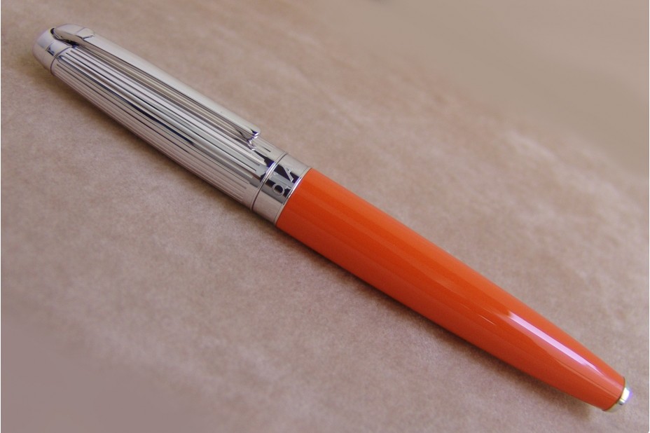 Caran D`Ache Leman Bicolor Saffron Silver Fountain Pen