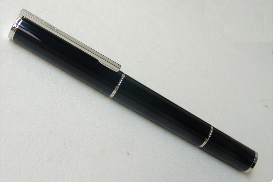 S.T. Dupont Neo Classique President Black Chinese Lacquer Fountain Pen with USB