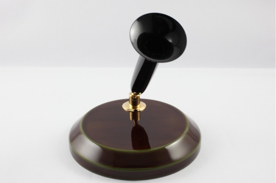 Nakaya Heki Tamenuri plinth with Black Acrylic Resin Trumpet Single Desk Pen Stand