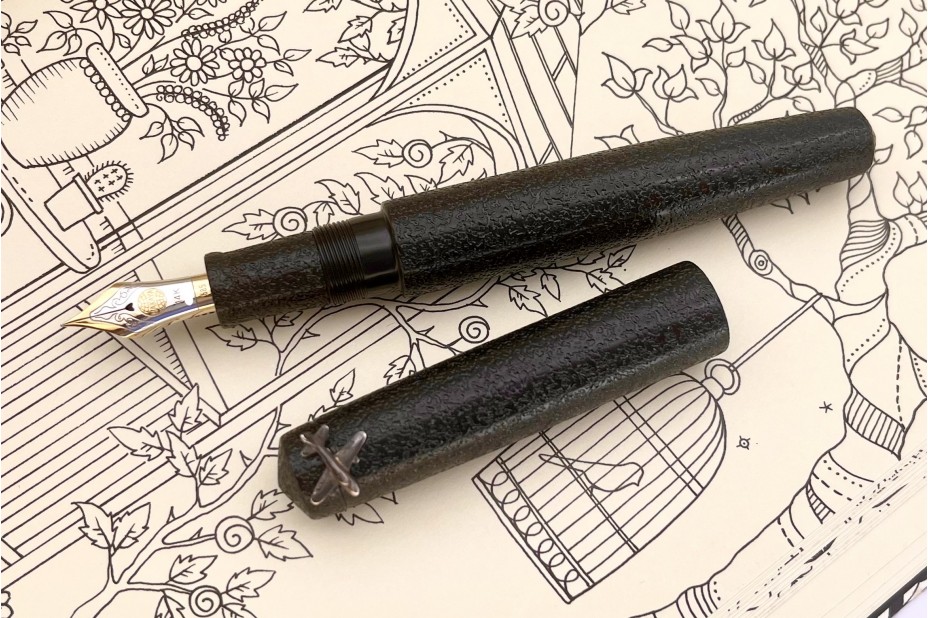 Nakaya Piccolo Long Writer Ishime Kanshitsu Black Fountain Pen with Plane Stopper