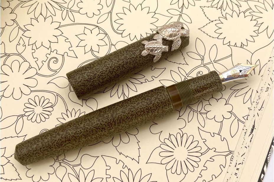 Nakaya Piccolo Long Writer Ishime Kanshitsu Heki-Tamenuri Fountain Pen with Turtle Stopper