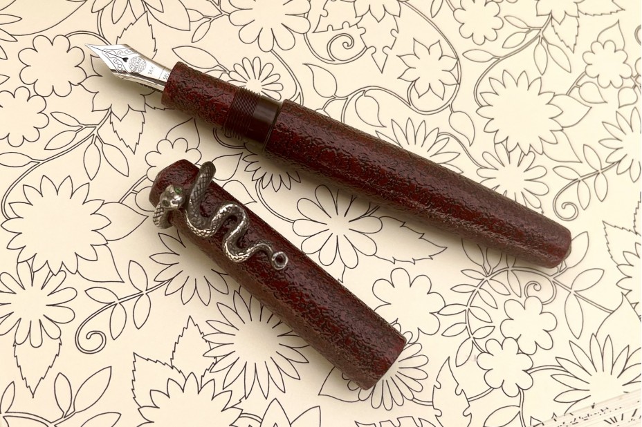 Nakaya Piccolo Long Writer Ishime Kanshitsu Kuro-Tamenuri Fountain Pen with Snake Stopper with Emerald Eyes