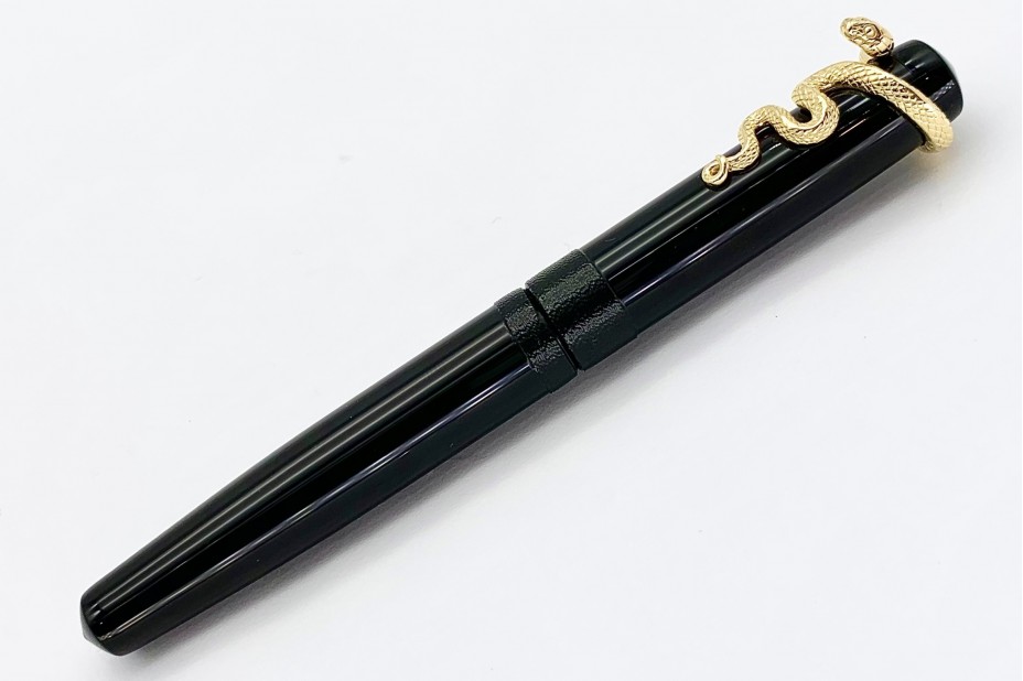 Nakaya Piccolo Long Writer Kuro-Roiro String-Rolled Model Fountain Pen with Snake Stopper