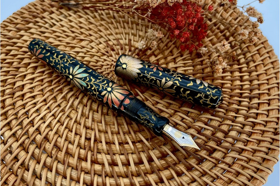 Nakaya Piccolo Long Cigar Chinkin Palmet Black (Colorful Lines 3) Fountain Pen
