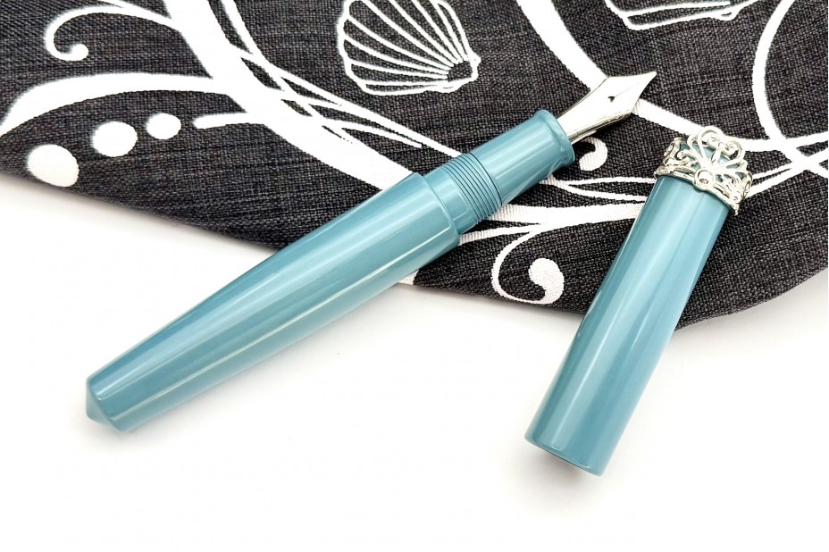 Nakaya Piccolo Writer Ama-Iro Fountain Pen with Tiara Stopper