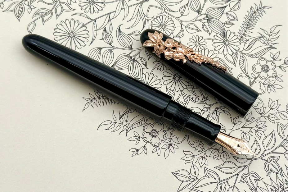 Nakaya Portable Writer Kuro Roiro (Black) Fountain Pen with Pinkgold Wisteria Stopper