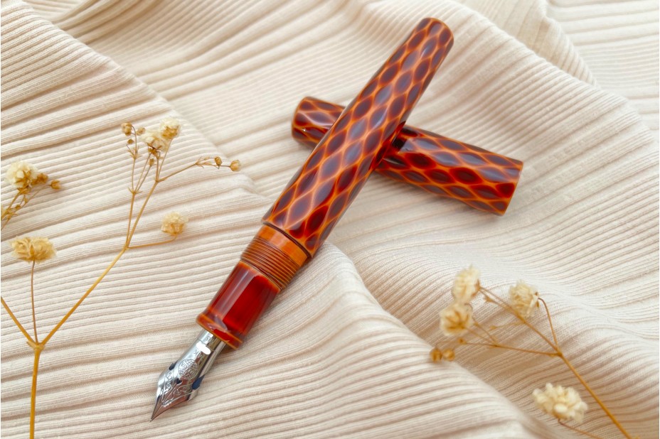 Nakaya Tsumugi Piccolo Cigar Asa no ha (Toki-Tamenuri) Fountain Pen