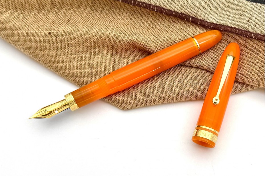 Omas Ogiva Fountain Pen in Arancione with Gold Trim