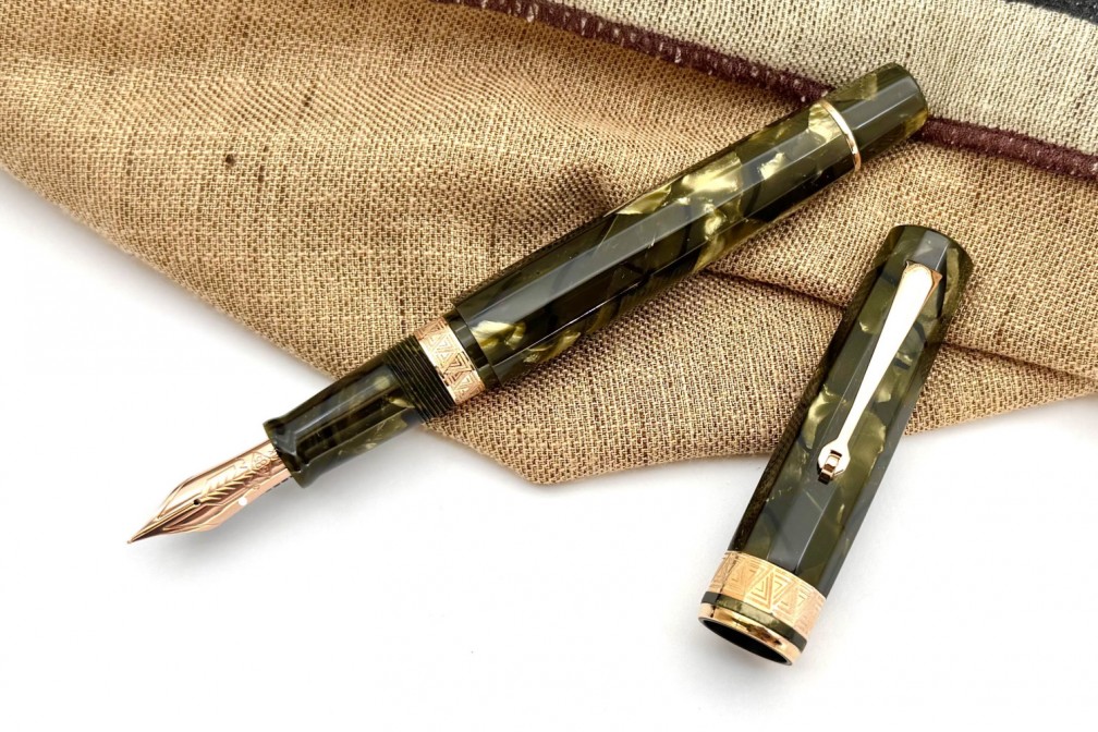 OMAS Paragon Fountain Pen in Saft Green with Rose Gold Trim