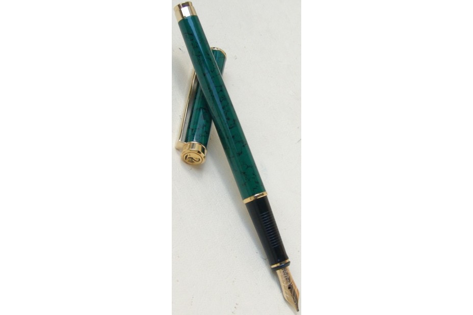 Pelikan Classic P381 Vintara Green Lacquer with Gold Trim Fountain Pen