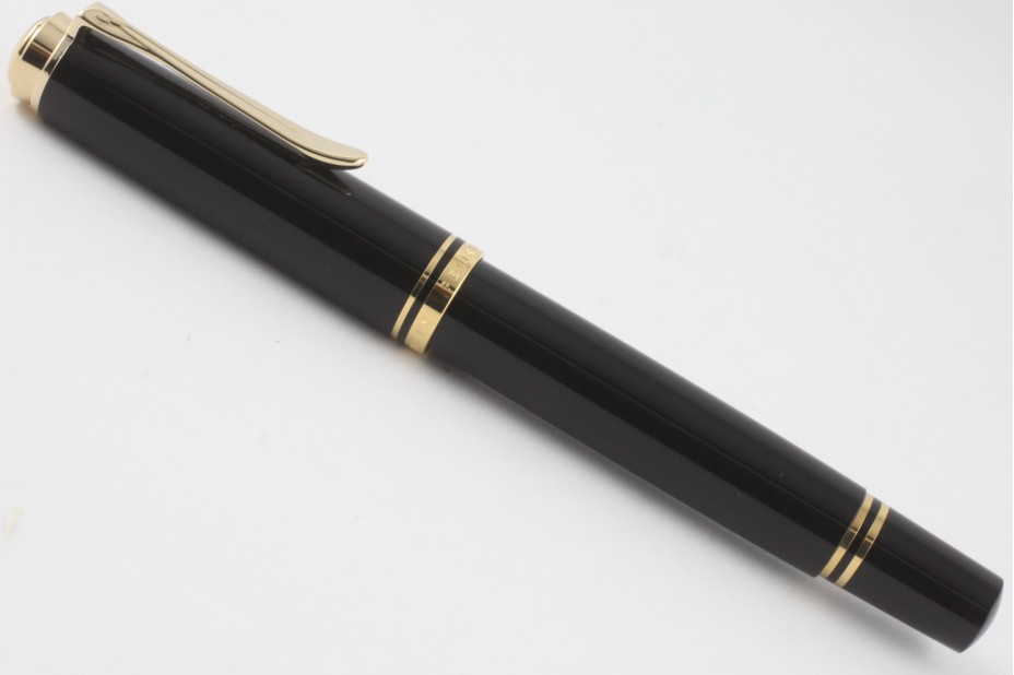 Pelikan Souveran M400 Black Fountain Pen (New Logo Gold-Top)