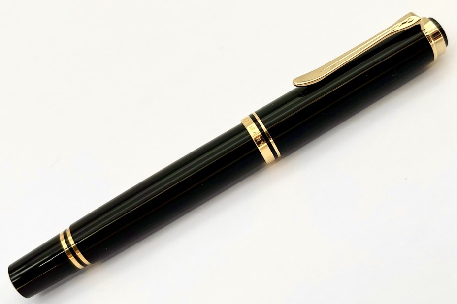 Pelikan Souveran M400 Black Fountain Pen (Old Logo)