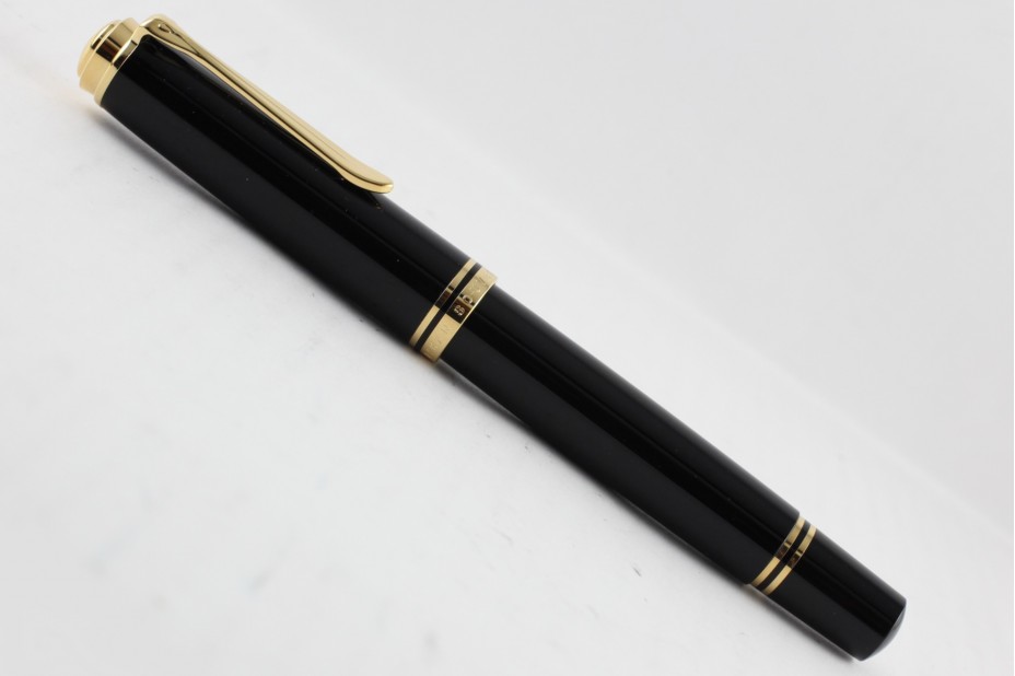 Pelikan Souveran R800 Black Roller Ball Pen ( New Logo Gold-Top )
