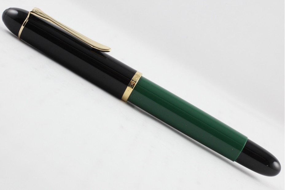 Pelikan Classic Special Edition M120 Green Black Fountain Pen