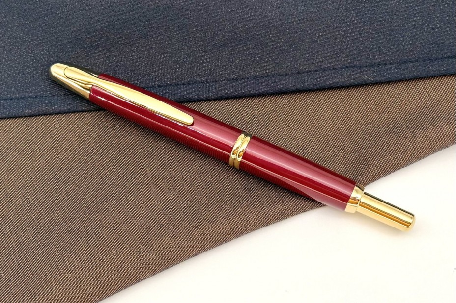 Pilot Capless Deep Red Gold Trim Fountain Pen