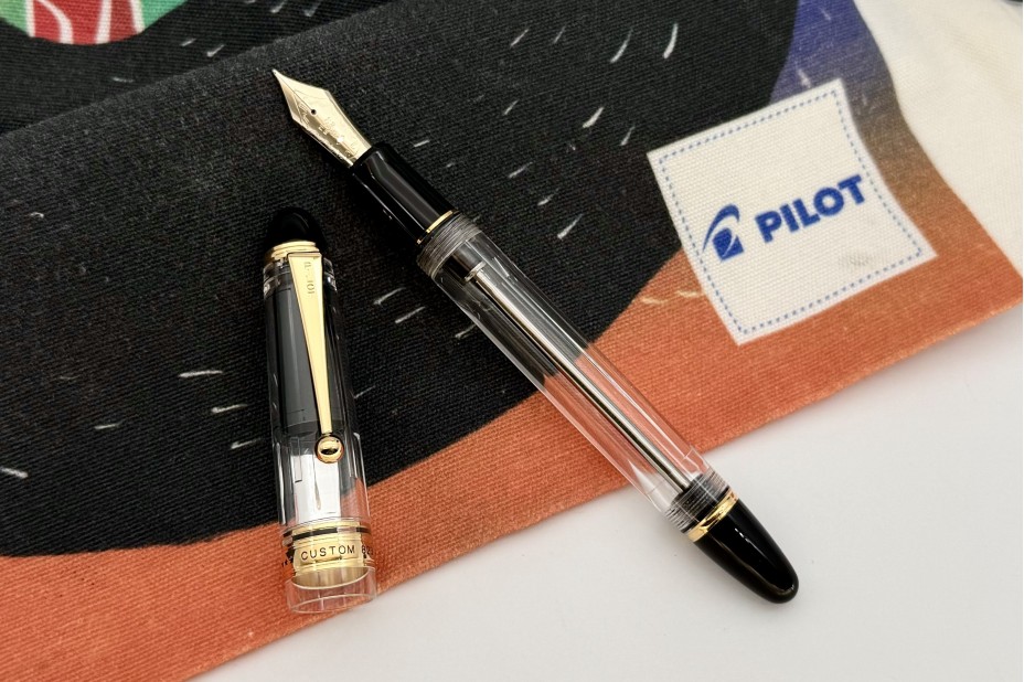 Pilot Custom 823 Clear Demonstrator Fountain Pen