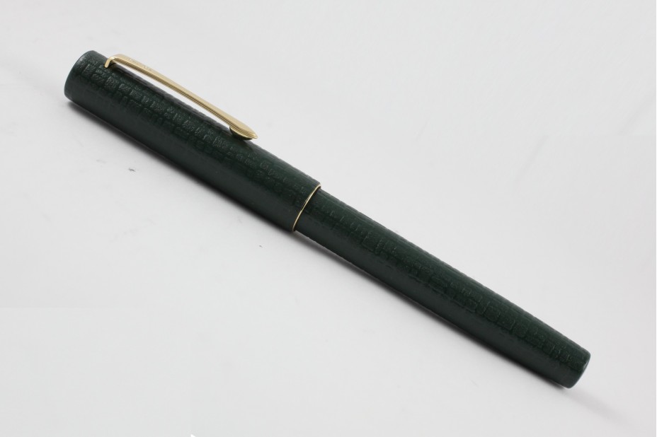 Pilot Kawarinuri Urushi Ishime Dark Blue Fountain Pen