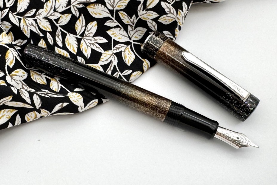 PILOT LIMITED EDITION 90th ANNIVERSARY RADEN TOKI FOUNTAIN PEN