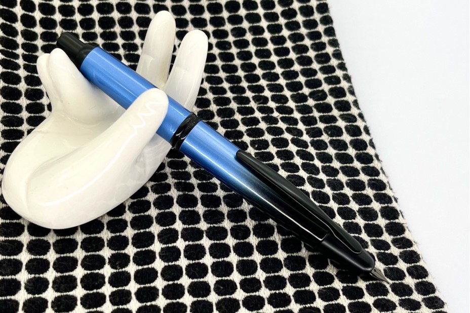 Pilot Limited Edition 2021 Capless (Vanishing Point) Black Ice Fountain Pen