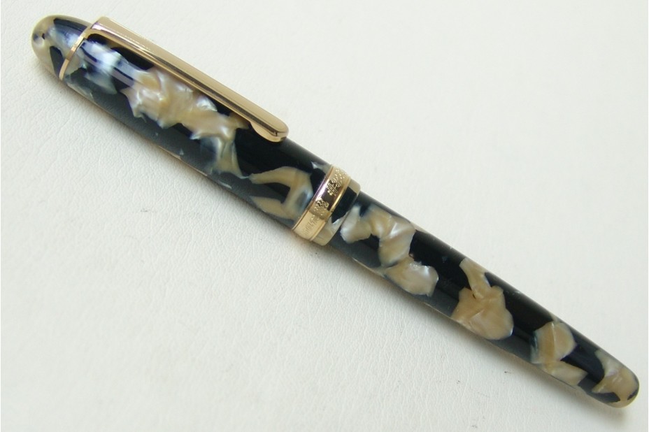 Platinum Celluloid Pearl Black Fountain Pen