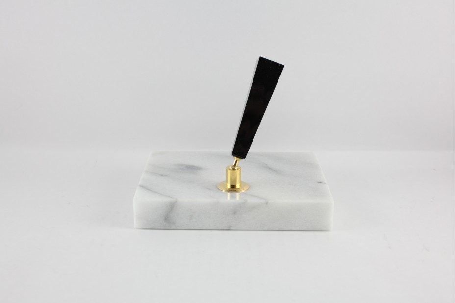 Platinum White Marble One Pen Desk Stand