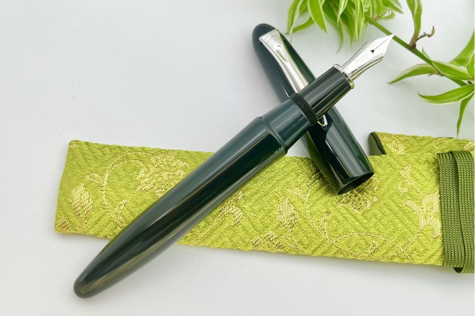 Platinum Izumo Iro Urushi Aitetsu Iro Fountain Pen
