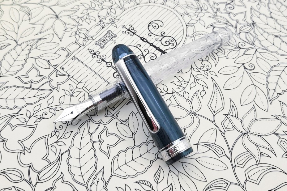 Platinum Limited Edition 3776 Century Fuji Unkei Uroko-Gumo Fountain Pen