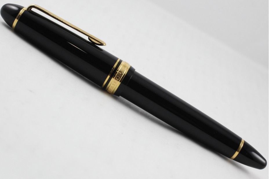 Sailor 1911 Large/Classic Black Gold Trim Fountain Pen