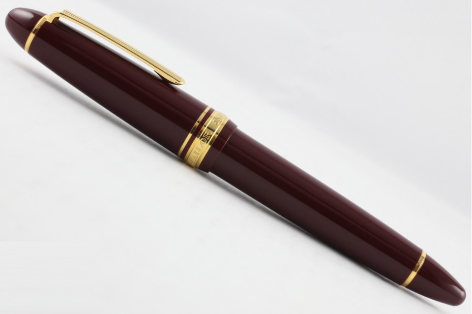 Sailor 1911 Large/Classic Burgundy Gold Trim Fountain Pen