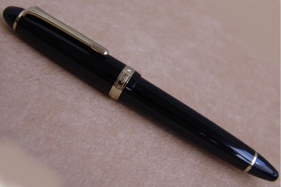 Sailor 1911 Standard Mid-Size Black Gold Trim Fountain Pen (Old Logo)