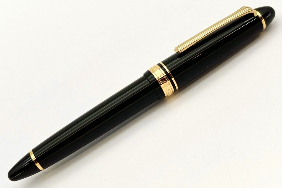 Sailor 1911 Standard Black with Gold Trim Fountain Pen