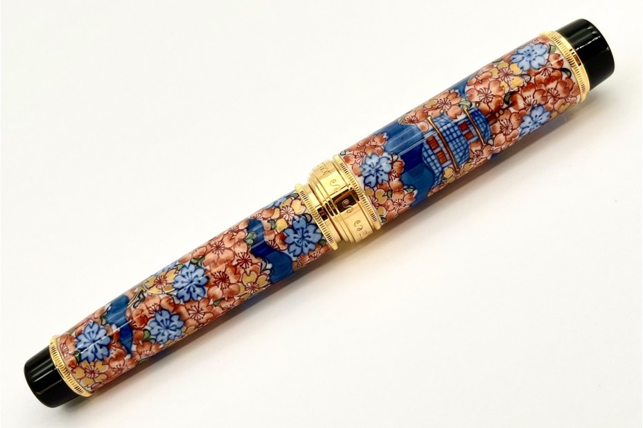 Sailor Arita - Porcelain Flower and Castle (Gen Emon Kiln Koimari Furoukku Sakurazu) Fountain Pen