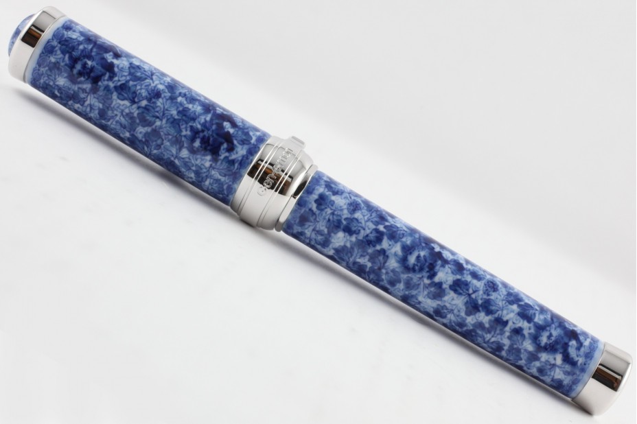 Sailor Arita Special Edition 400th Anniversary Gen Emon Kiln Sometsuke Shishi-karakusa (Lion and Leaf) Rhodium Trim Fountain Pen