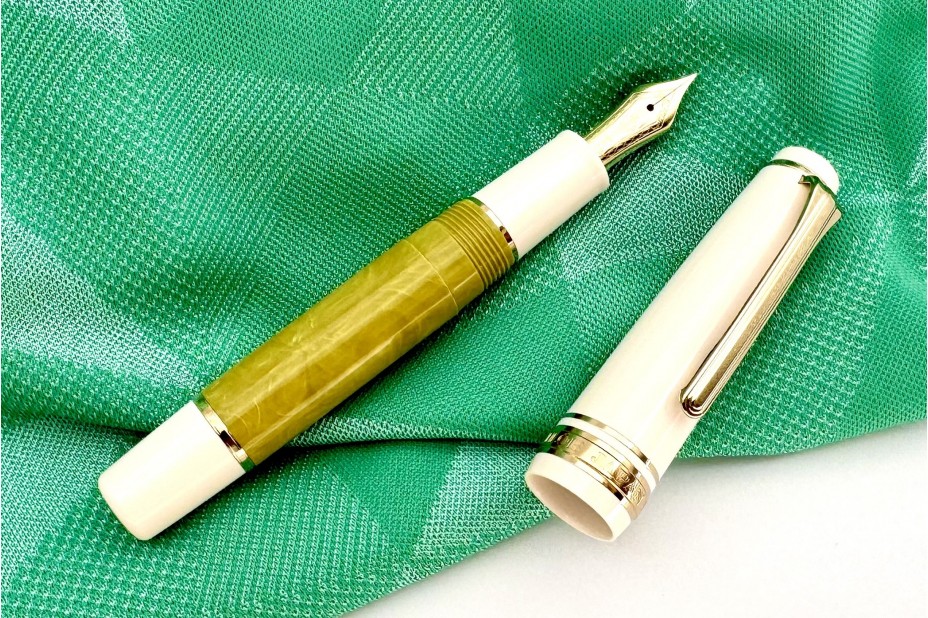 Sailor Limited Edition ProGear Slim Mini Rencontre Pistache Fountain Pen