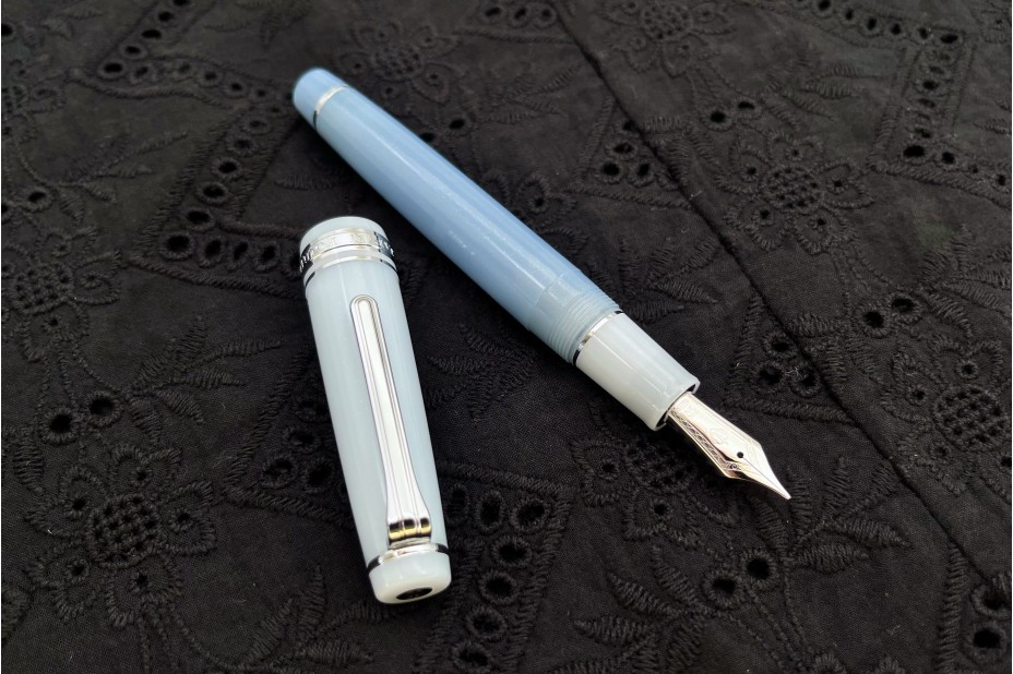 Sailor Limited Edition Professional Gear Smoothie Blue Moon Fountain Pen