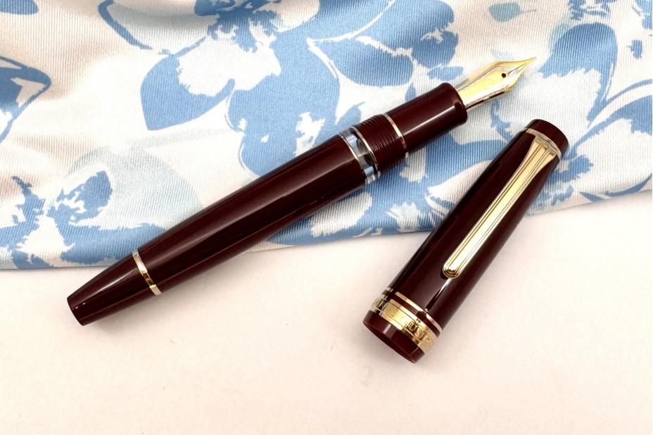 Sailor Professional Gear Realo Burgundy Fountain Pen (21K New Nib)