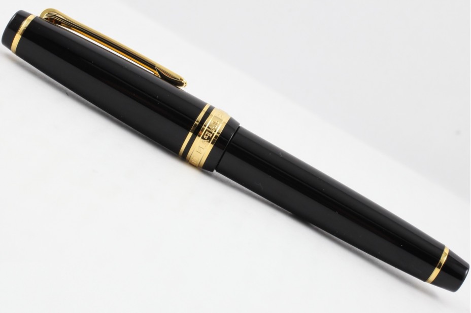 Sailor ProGear Slim (Sapporo) Black Gold Trim Fountain Pen