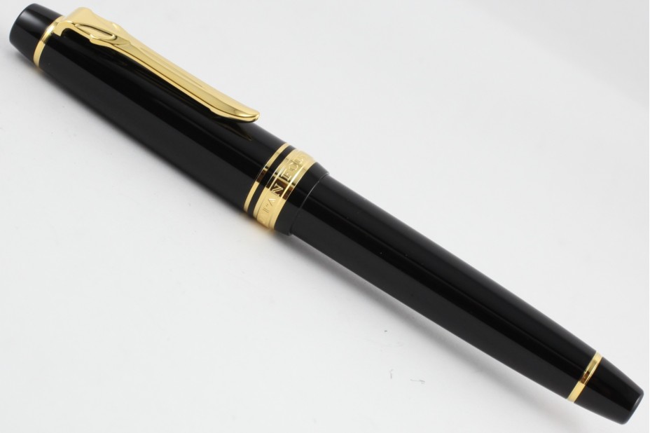 Sailor ProGear Slim (Sapporo) II Black with Gold Trim Fountain Pen