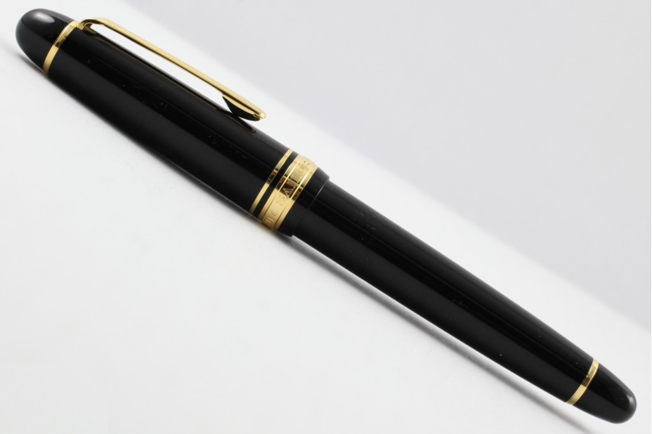 Sailor Promenade Black Gold Trim Fountain Pen