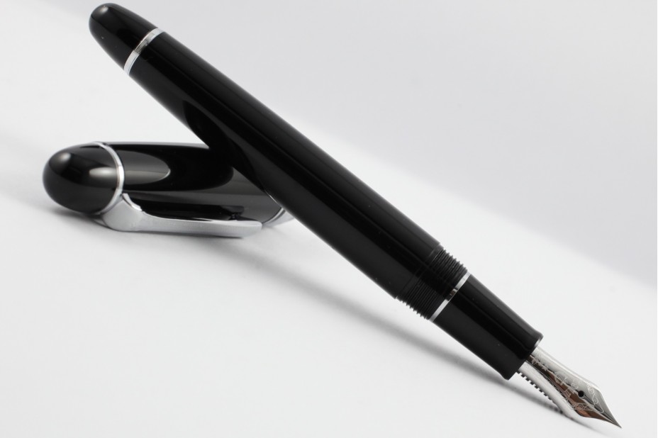 Sailor Promenade Black Rhodium Trim Fountain Pen