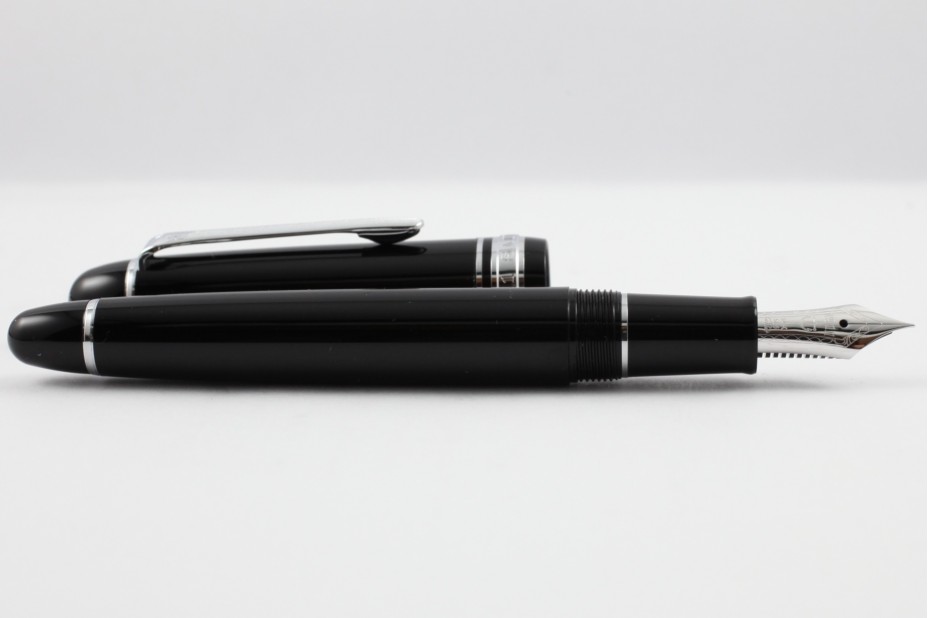 Sailor Promenade Black Rhodium Trim Fountain Pen