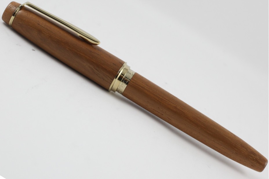 Sailor Zaimoku Teak Wood Gold Trim Fountain Pen