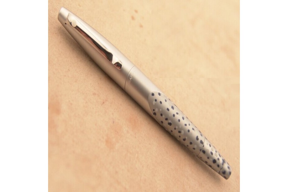 Sheaffer Intrigue 619 Seal Stencil Chrome Plated Fountain Pen